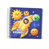 personalizowana książka dla malucha kosmos ze zdjęciem dziecka w rakiecie i wśród planet