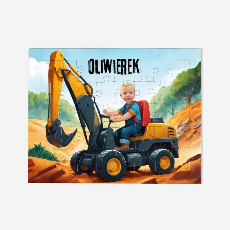 Puzzle koparka – personalizowana układanka z dzieckiem na tle żółtej koparki. Wyjątkowy prezent dla małego fana maszyn budowlanych.