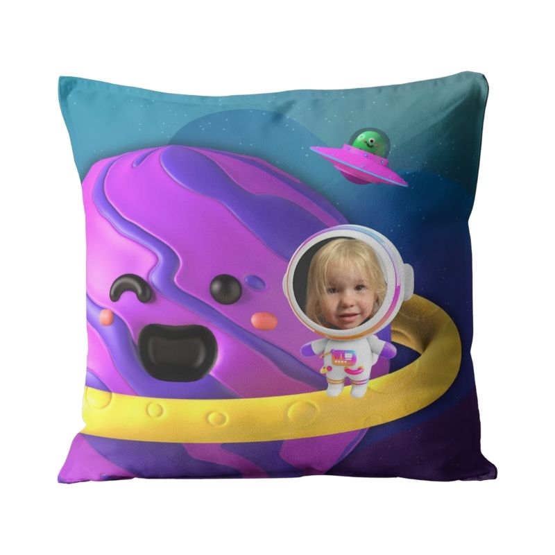 poduszka z Twoim zdjęciem Saturn – personalizowany prezent z ilustracją planety i twarzą dziecka
