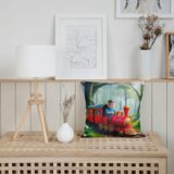 personalizowana poduszka pociąg w lesie z imieniem dziecka