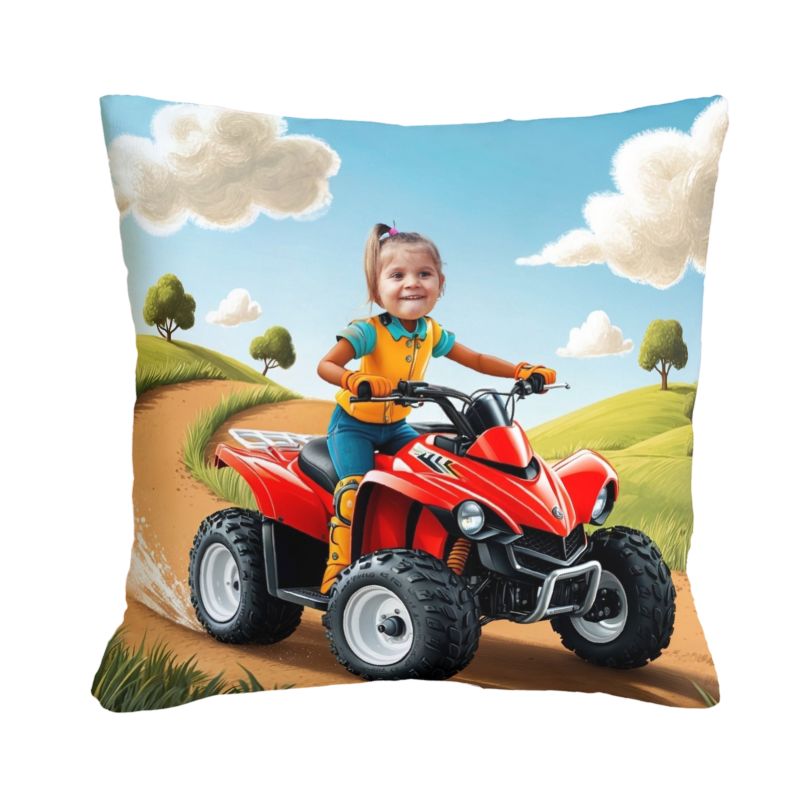 Poduszka ze zdjęciem quad – dziecko jadące czerwonym quadem po bajkowej drodze