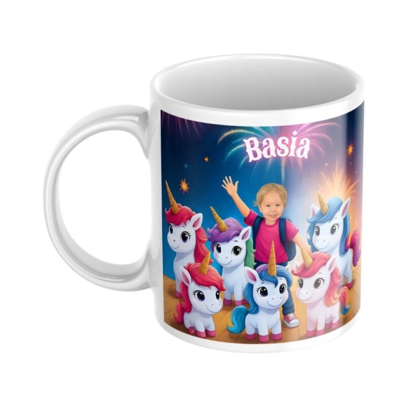 kubek z jednorożcami i zdjęciem dziecka