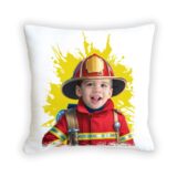 personalizowana poduszka z nadrukiem, poduszka z bajkową grafiką, pluszowa poduszka 45x45, poduszka z własnym zdjęciem, wyjątkowy prezent na każdą okazję, miękka poduszka dekoracyjna, poduszka na zamówienie, poduszka z kolorowym nadrukiem, trwała poduszka sublimacyjna, poduszka z kulką silikonową, poduszka dla dzieci z grafiką, poduszka personalizowana na prezent, poduszka z zamkiem do prania, szybka realizacja poduszki STRAŻAK