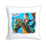personalizowana poduszka z nadrukiem, poduszka z bajkową grafiką, pluszowa poduszka 45x45, poduszka z własnym zdjęciem, wyjątkowy prezent na każdą okazję, miękka poduszka dekoracyjna, poduszka na zamówienie, poduszka z kolorowym nadrukiem, trwała poduszka sublimacyjna, poduszka z kulką silikonową, poduszka dla dzieci z grafiką, poduszka personalizowana na prezent, poduszka z zamkiem do prania, szybka realizacja poduszki SMOK