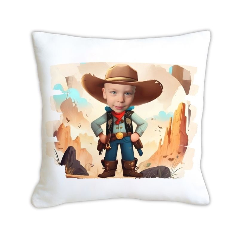personalizowana poduszka z nadrukiem, poduszka z bajkową grafiką, pluszowa poduszka 45x45, poduszka z własnym zdjęciem, wyjątkowy prezent na każdą okazję, miękka poduszka dekoracyjna, poduszka na zamówienie, poduszka z kolorowym nadrukiem, trwała poduszka sublimacyjna, poduszka z kulką silikonową, poduszka dla dzieci z grafiką, poduszka personalizowana na prezent, poduszka z zamkiem do prania, szybka realizacja poduszki KOWBOJ