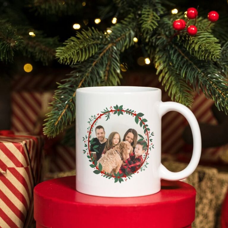 Odkryj Kubek na Boże Narodzenie ze zdjęciem – idealny prezent na Boże Narodzenie! Wybierz wyjątkowy upominek z Twoim zdjęciem w świątecznej ramce.