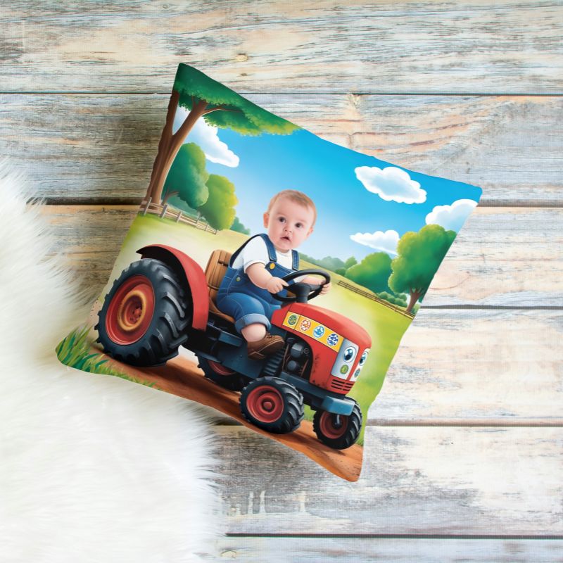 Poduszka ze zdjęciem traktorek – oryginalny prezent pełen emocji, który zachwyci fanów pojazdów i maszyn. Idealna na prezent na każdą okazję.