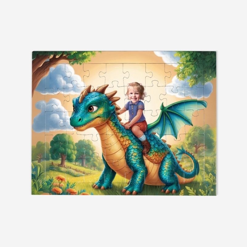 Puzzle dziewczynka na smoku – personalizowana układanka przedstawiająca dziecko siedzące na bajkowym smoku w malowniczej scenerii.