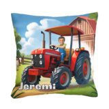 bajkowa poduszka ze zdjęciem dziecka na traktorze na farmie