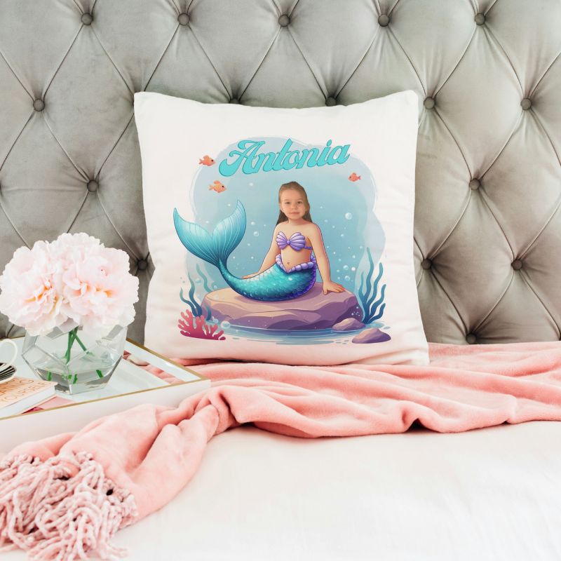 Poduszka ze zdjęciem syrenki personalizowana z twarzą dziecka w podwodnym świecie z imieniem